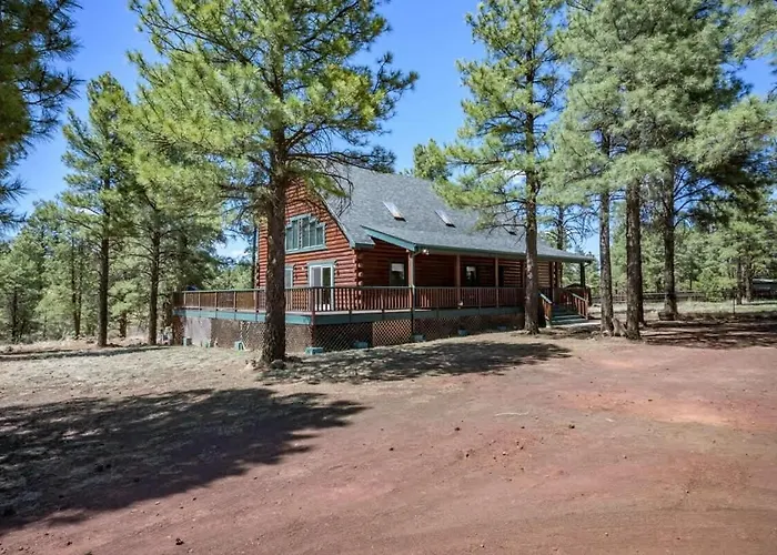 Spacious Cozy Retreat On 5-acres With Hottub