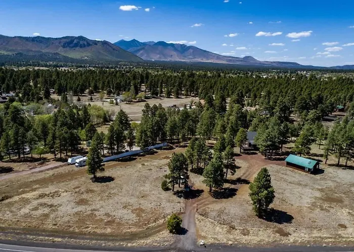 Spacious Cozy Retreat On 5-acres With Hottub Holiday home Elden Pueblo