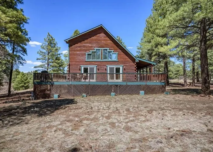 Spacious Cozy Retreat On 5-acres With Hottub
