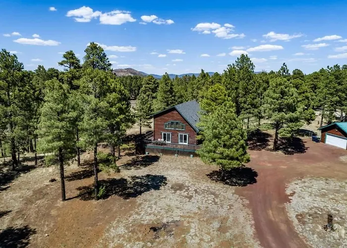 Spacious Cozy Retreat On 5-acres With Hottub Holiday home *
