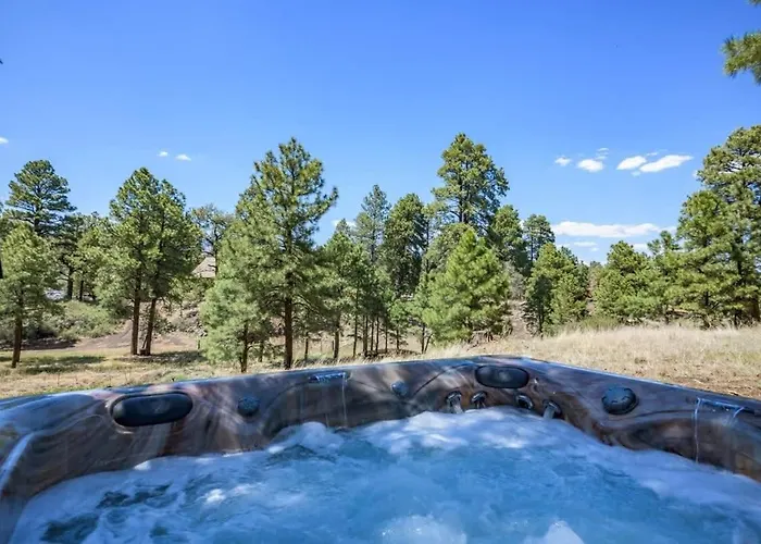 Spacious Cozy Retreat On 5-acres With Hottub