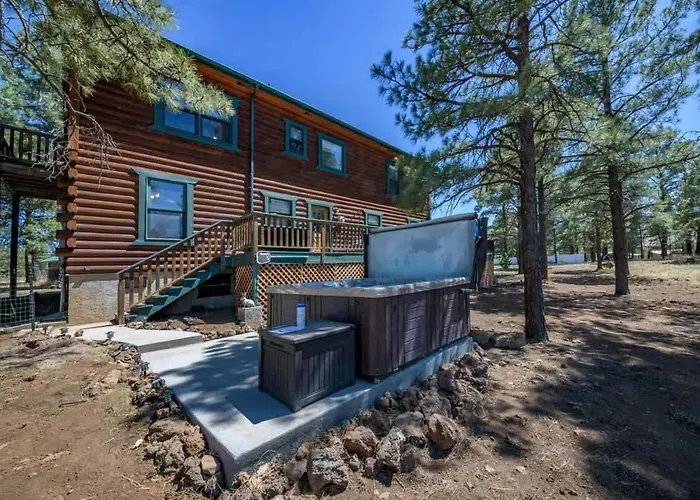 Spacious Cozy Retreat On 5-acres With Hottub Holiday home *
