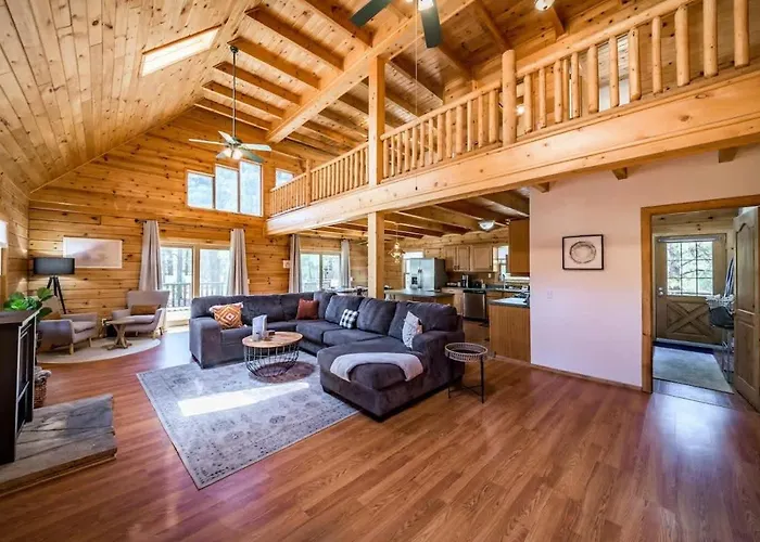 Holiday home Spacious Cozy Retreat On 5-acres With Hottub